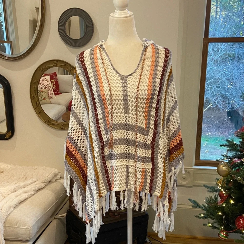NWT Francesca's Collections Multicolor Knit Poncho One Size